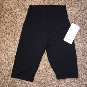 Lululemon 10’ biker shorts
